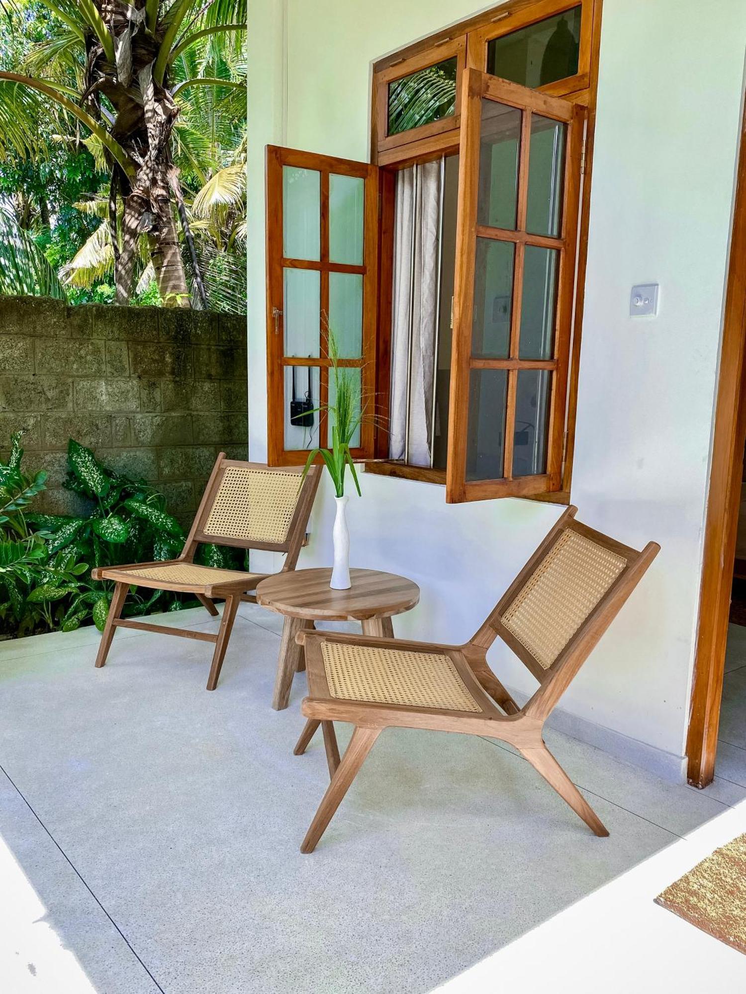 The Palm Private Cottages Midigama East Exterior foto
